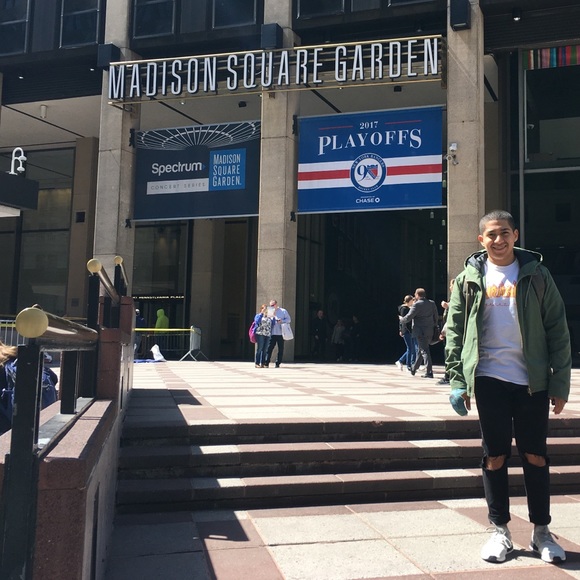 My name is Pedro Hernandez, nice to meet you. - Picture 3 of 3